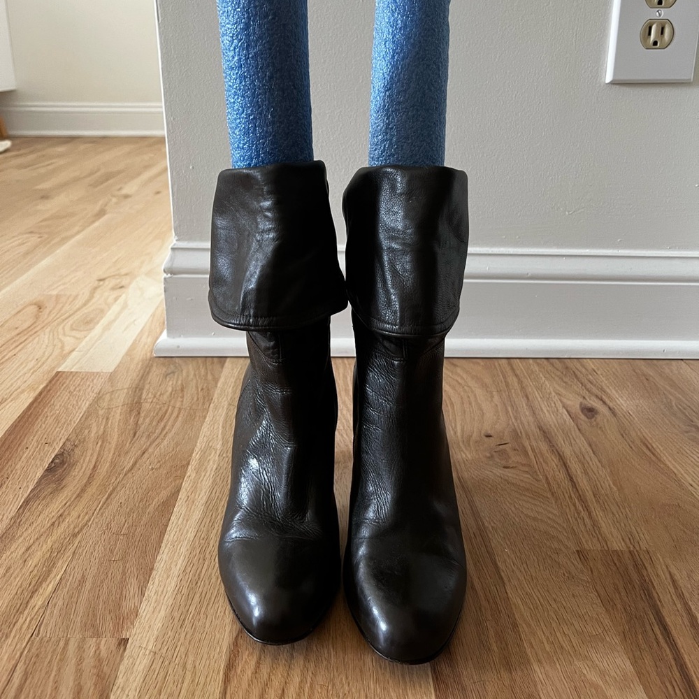 Coach Dark Brown Leather Heeled Boots with Button made in Italy, size 7.5 - Picture 2 of 8